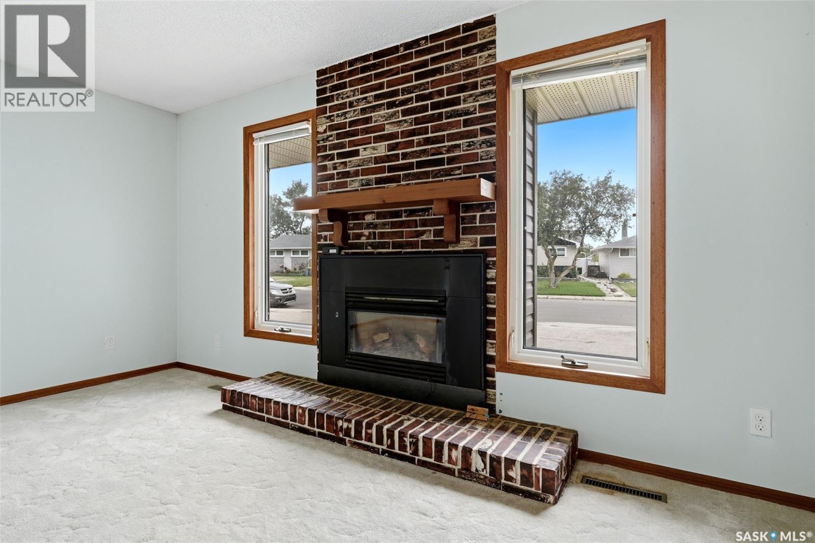 65 Mccaul Crescent, Regina, Saskatchewan  S4R 3X3 - Photo 4 - SK045448