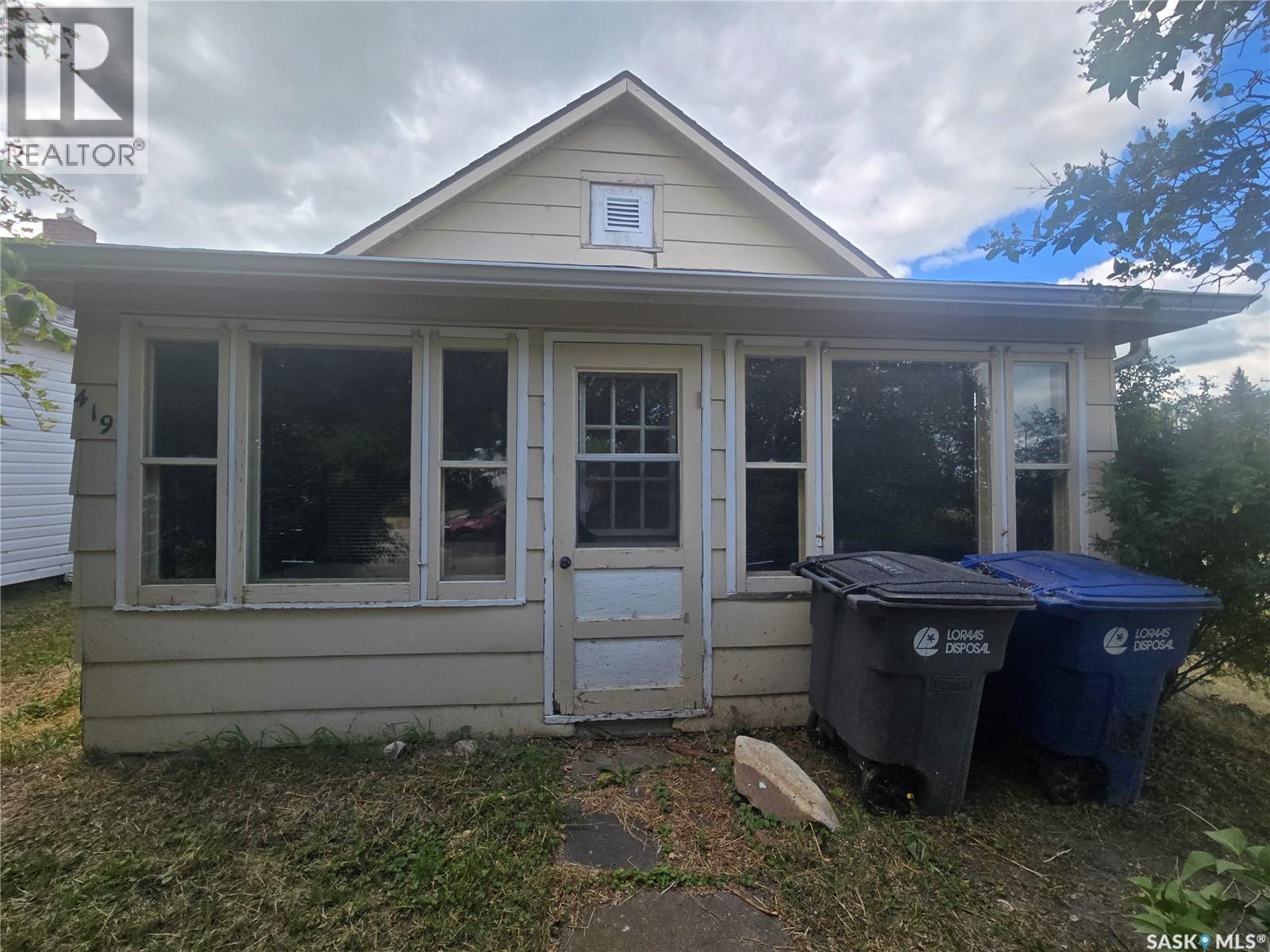 419 Main Street, Kipling, Saskatchewan  S0G 2S0 - Photo 1 - SK045236