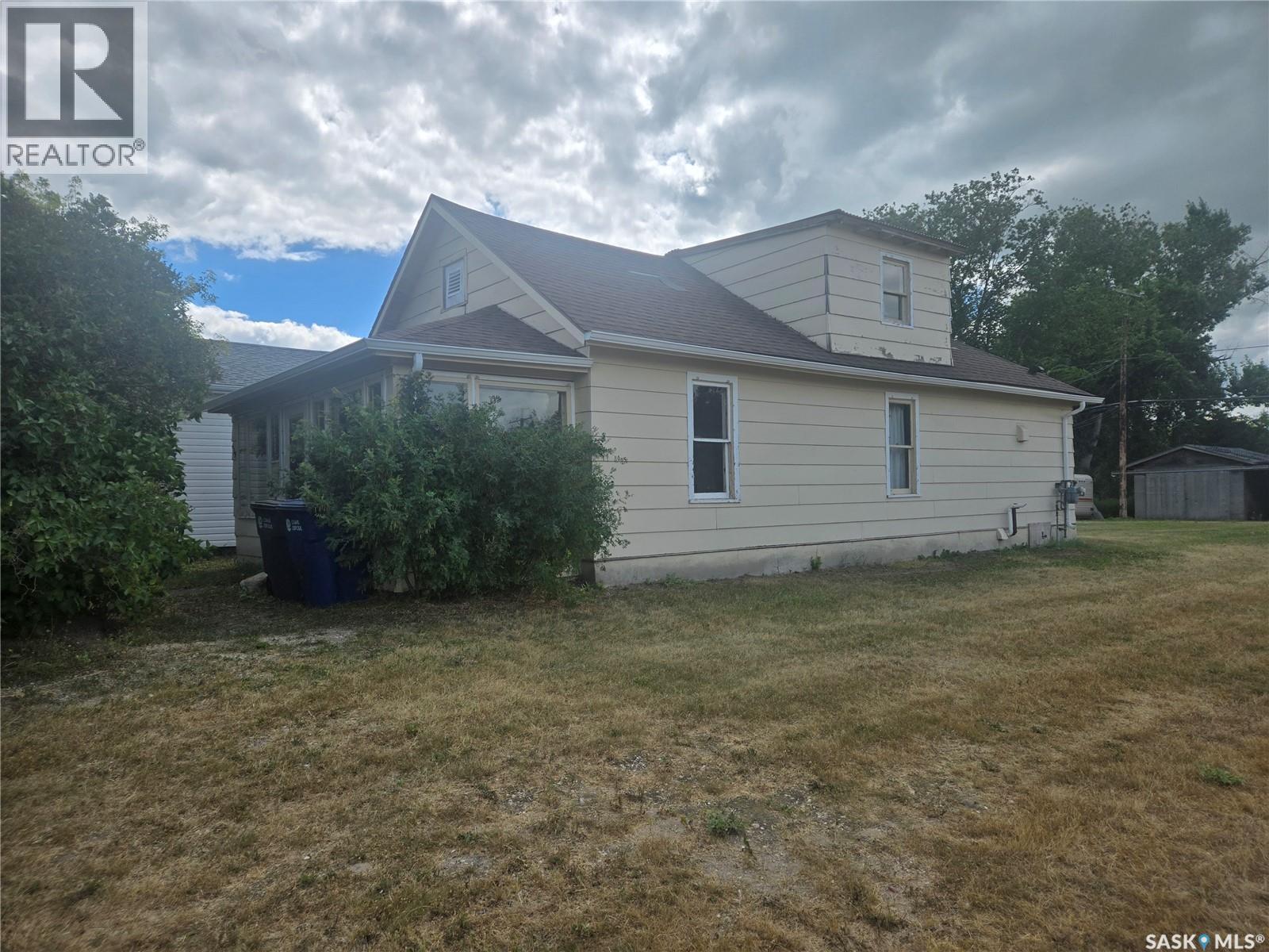 419 Main Street, Kipling, Saskatchewan  S0G 2S0 - Photo 2 - SK045236