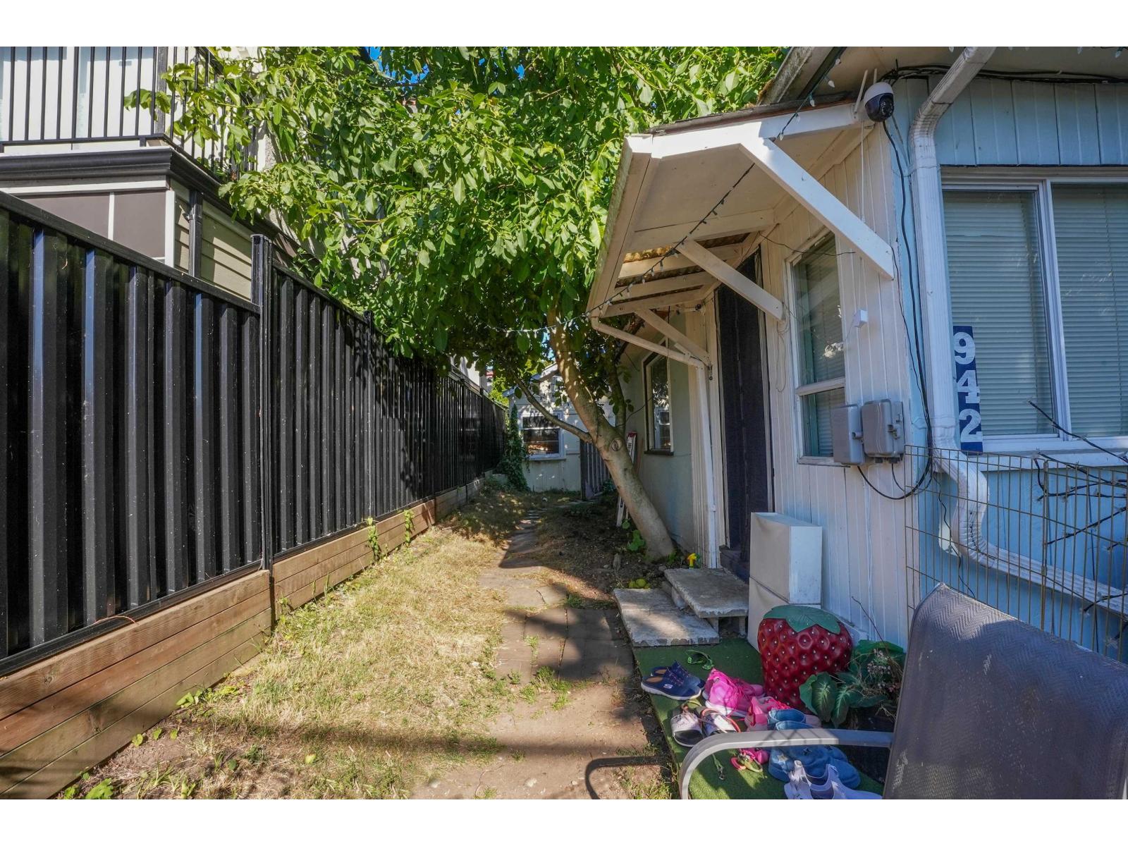 942 Lee Street, White Rock, British Columbia  V4B 4N8 - Photo 15 - R3154273