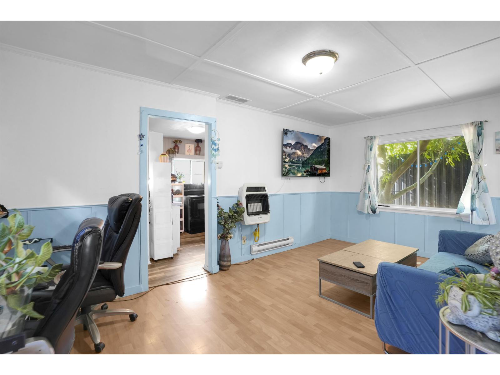 942 Lee Street, White Rock, British Columbia  V4B 4N8 - Photo 4 - R3154273