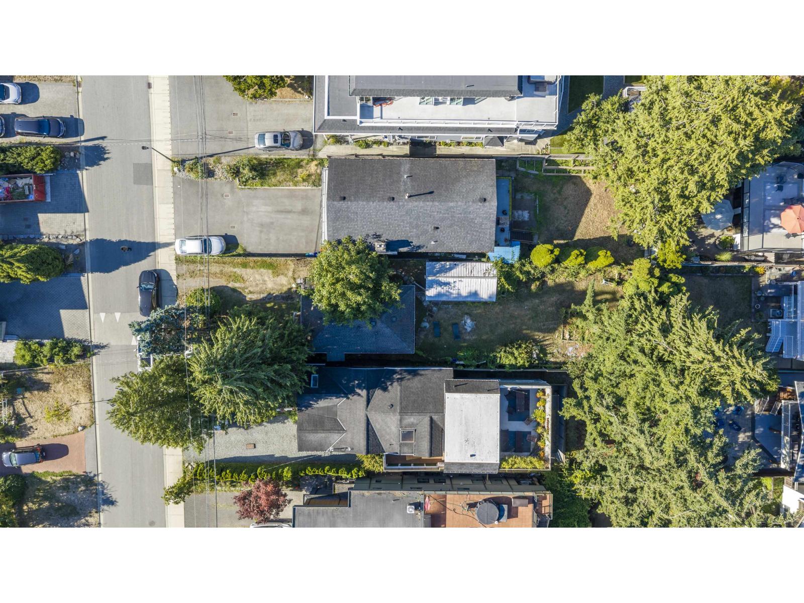 942 Lee Street, White Rock, British Columbia  V4B 4N8 - Photo 2 - R3154273