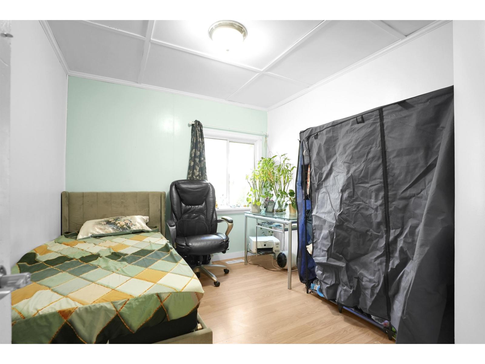 942 Lee Street, White Rock, British Columbia  V4B 4N8 - Photo 9 - R3154273