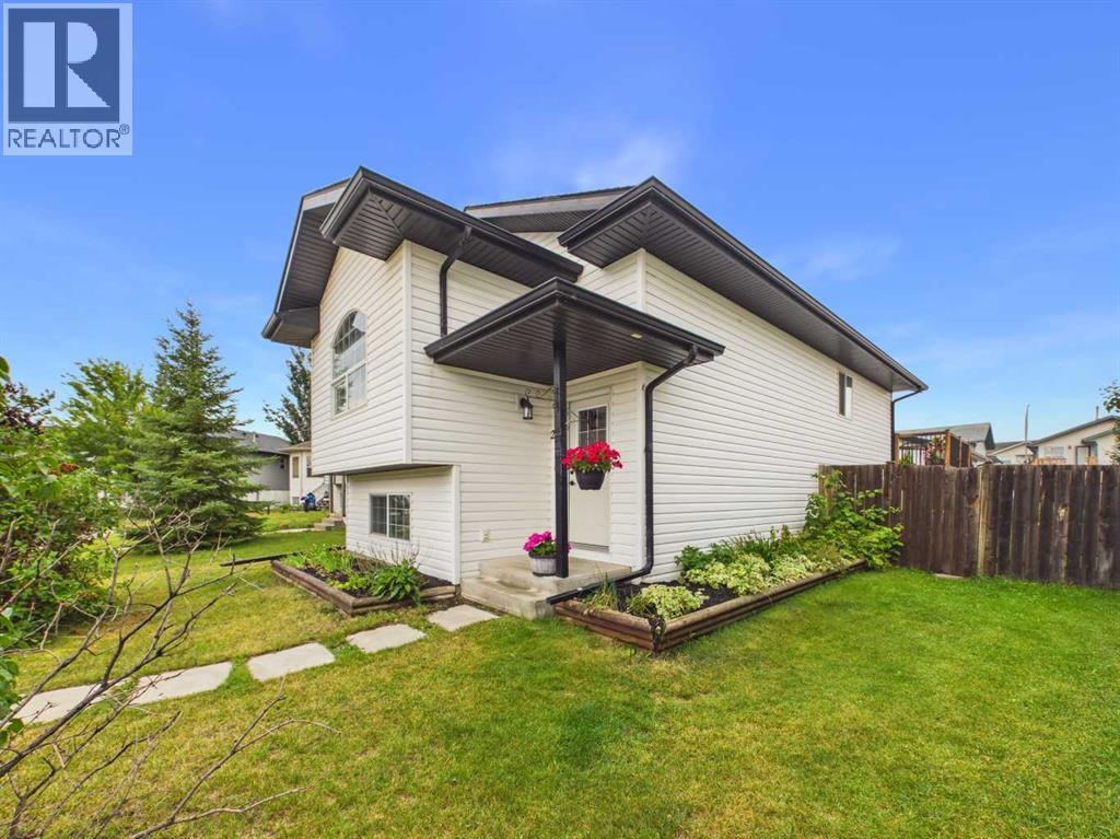 22 Whiterock Close, Blackfalds, Alberta  T4M 0J8 - Photo 2 - A2336233