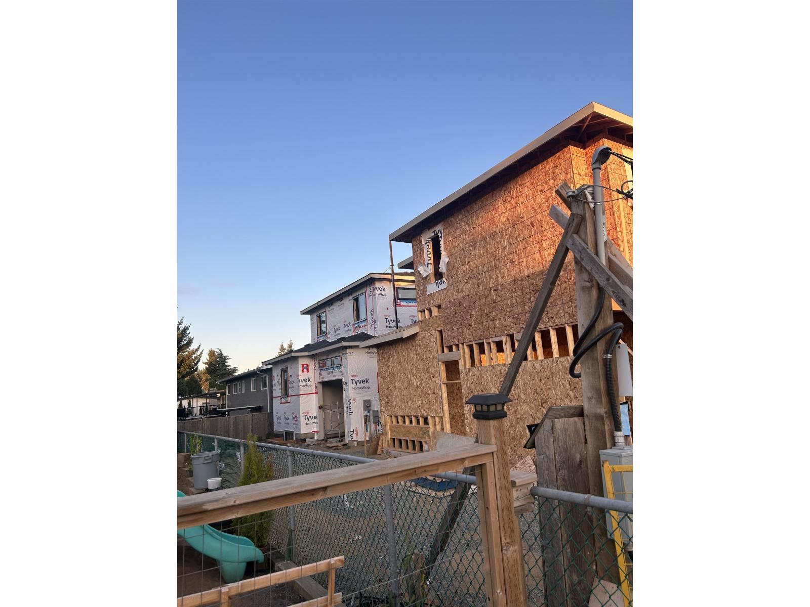 32555 Marshall Road, Abbotsford, British Columbia  V2T 1A8 - Photo 3 - R3152527