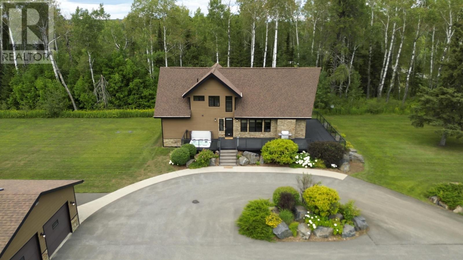 6065 Loch Lomond Road, Thunder, Ontario  P7J 1E7 - Photo 3 - TB2602350