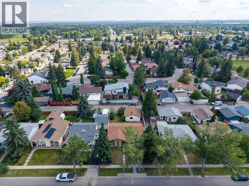 11248 Braeside Drive SW, Calgary, Alberta T2W 3E4 - Photo 37 - A2330079