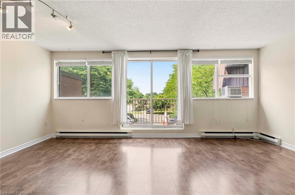36 Hayhurst Road Unit# 301, Brantford, Ontario  N3R 6Y9 - Photo 11 - 40855267