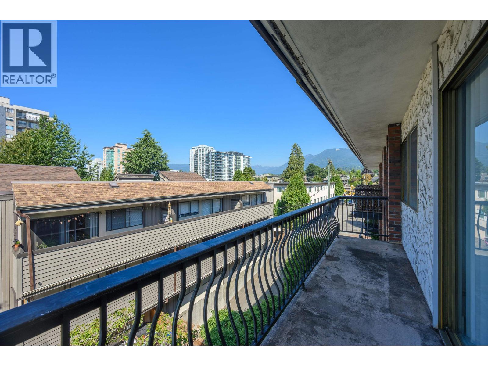 302 214 E 15th Street, North Vancouver, British Columbia  V7L 2R3 - Photo 4 - R3155504