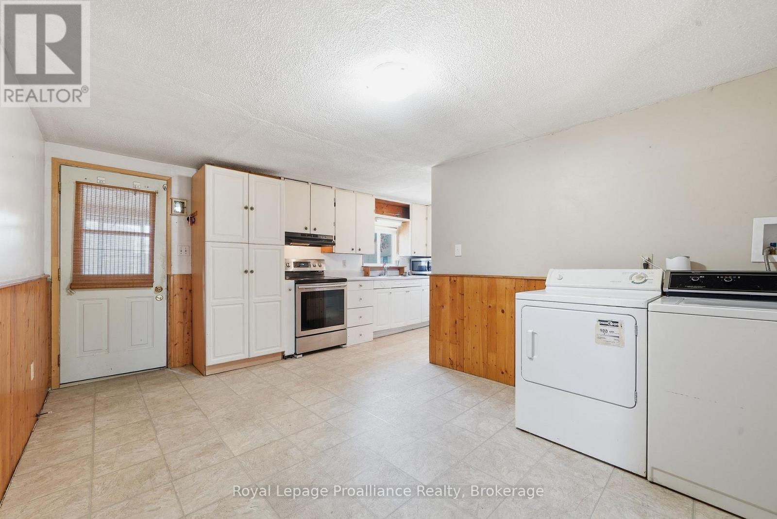 252 Sidney Street, Quinte West, Ontario  K8V 2T4 - Photo 5 - X13672530