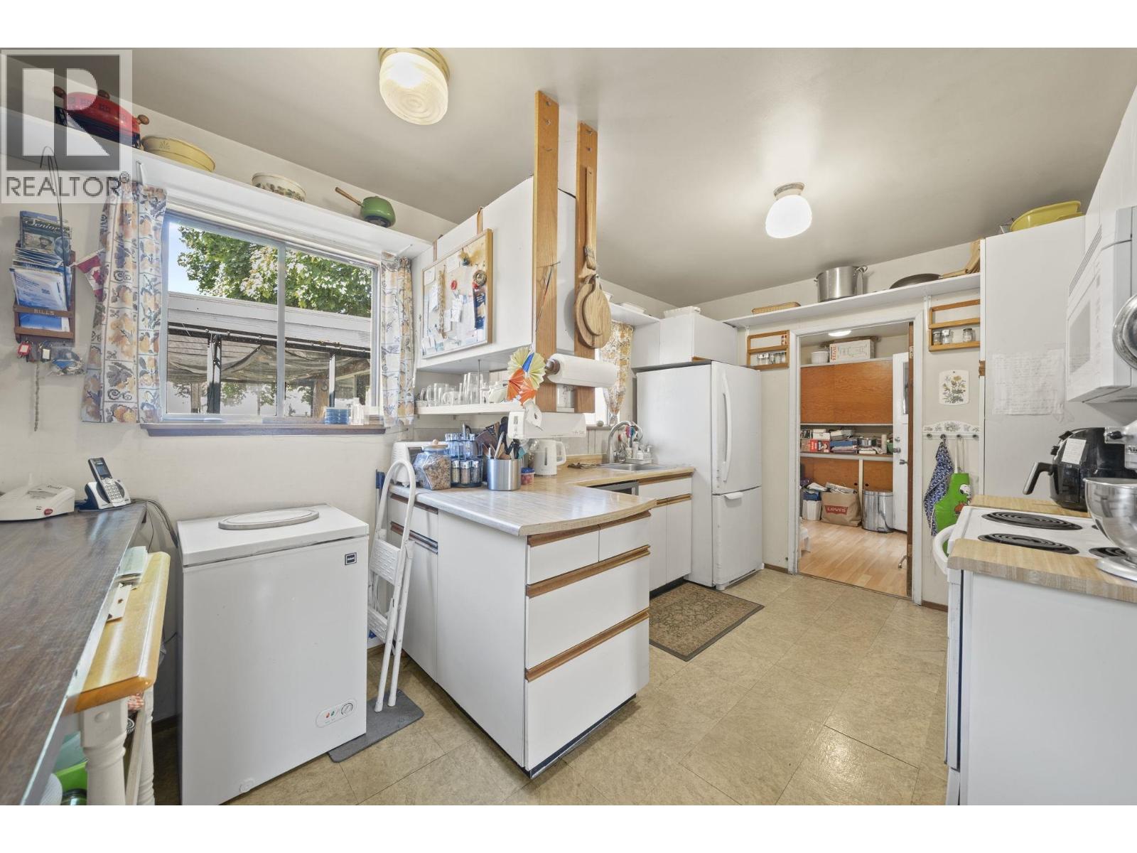 6731 Camsell Crescent, Richmond, British Columbia  V7C 2M9 - Photo 11 - R3155512