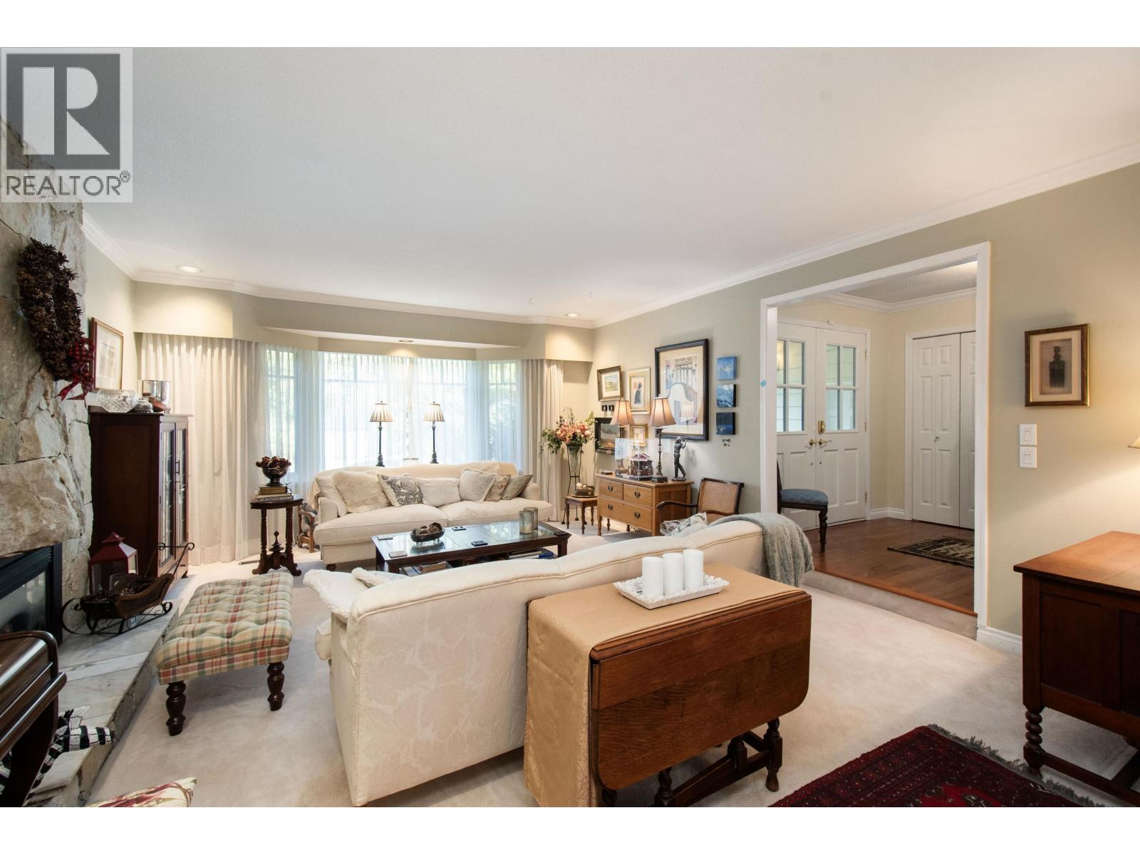 4594 Teviot Place, North Vancouver, British Columbia V7R 4M5 - Photo 4 - R3155531
