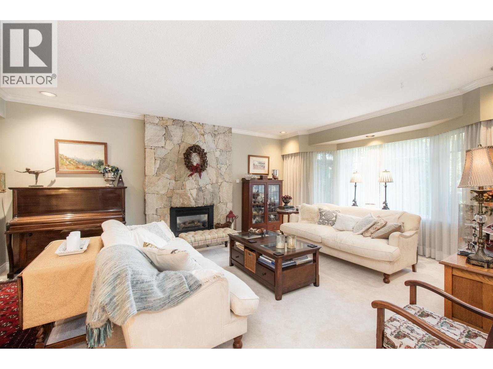 4594 Teviot Place, North Vancouver, British Columbia V7R 4M5 - Photo 5 - R3155531
