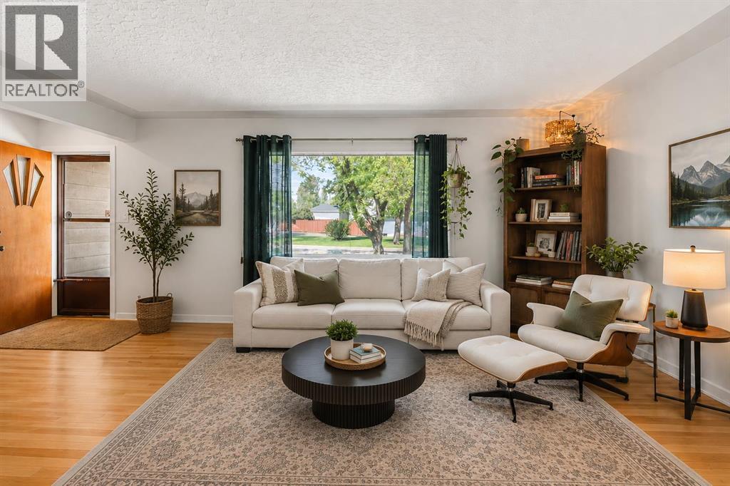 1207 40 Avenue Nw, Calgary, Alberta  T2K 0G3 - Photo 3 - A2317359