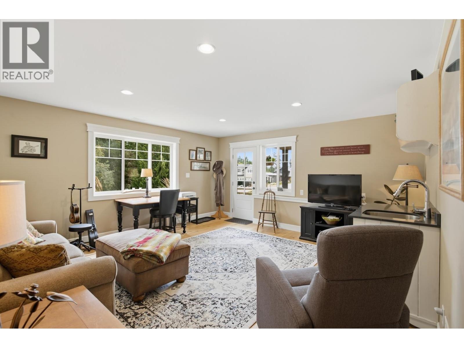 9336 Jorgensen Place, Halfmoon Bay, British Columbia  V7Z 1B4 - Photo 22 - R3155526