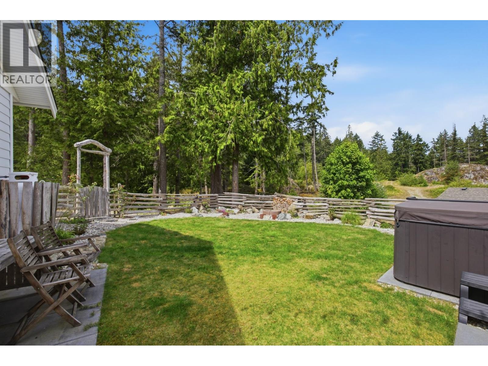 9336 Jorgensen Place, Halfmoon Bay, British Columbia  V7Z 1B4 - Photo 27 - R3155526