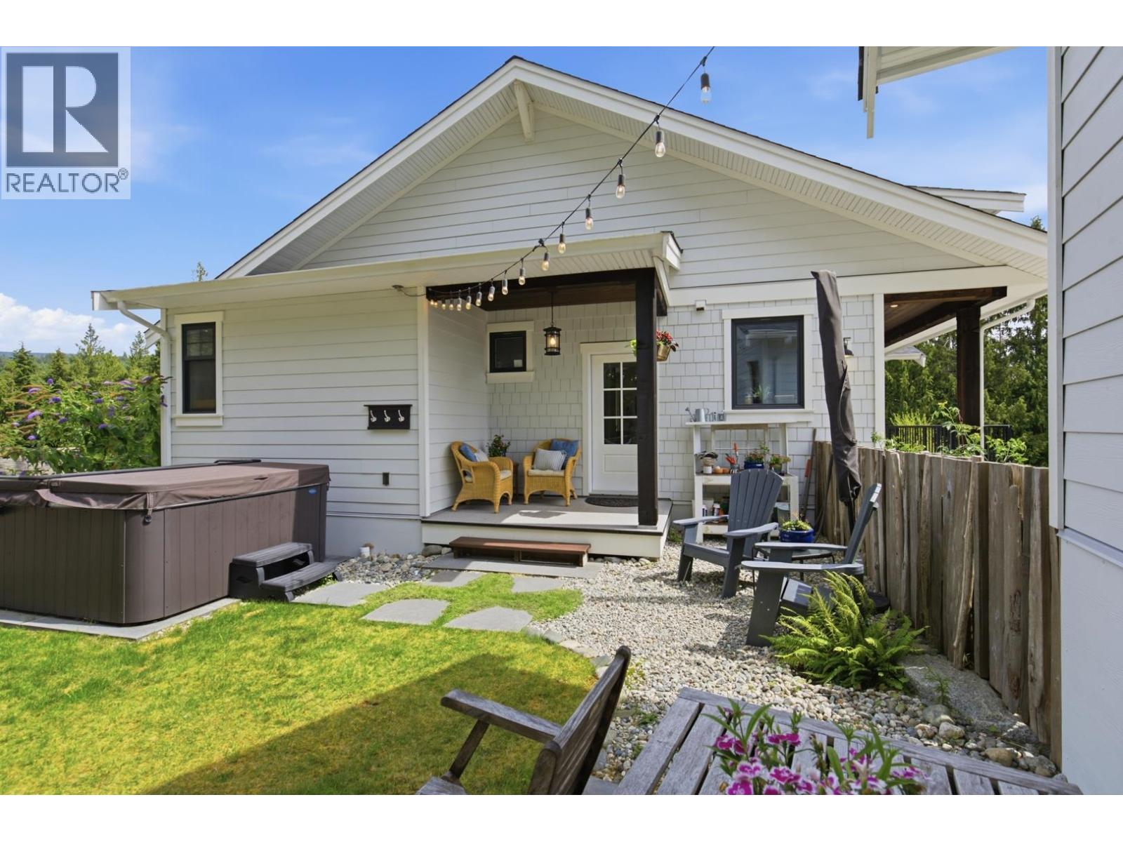 9336 Jorgensen Place, Halfmoon Bay, British Columbia  V7Z 1B4 - Photo 26 - R3155526