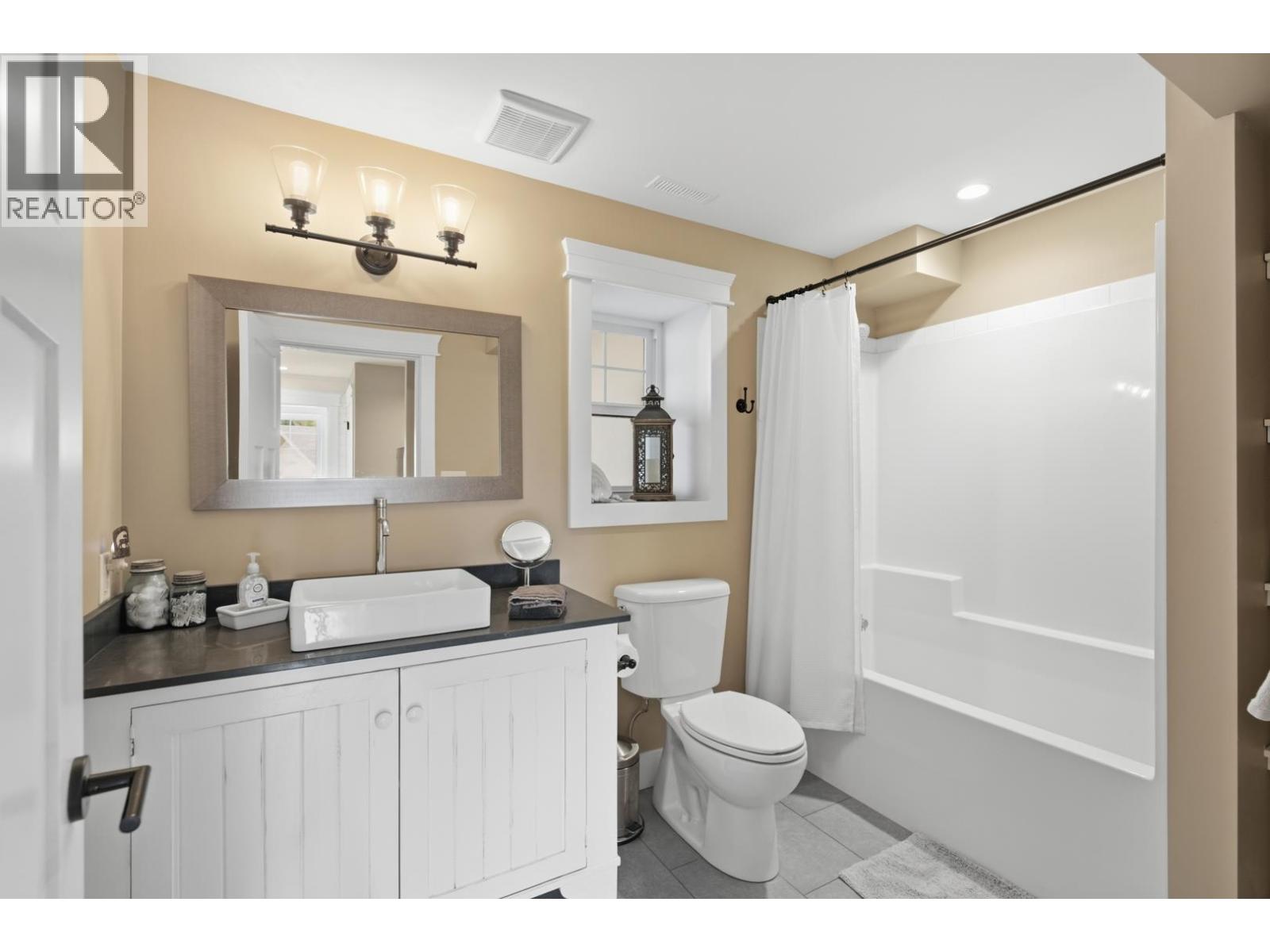 9336 Jorgensen Place, Halfmoon Bay, British Columbia  V7Z 1B4 - Photo 24 - R3155526