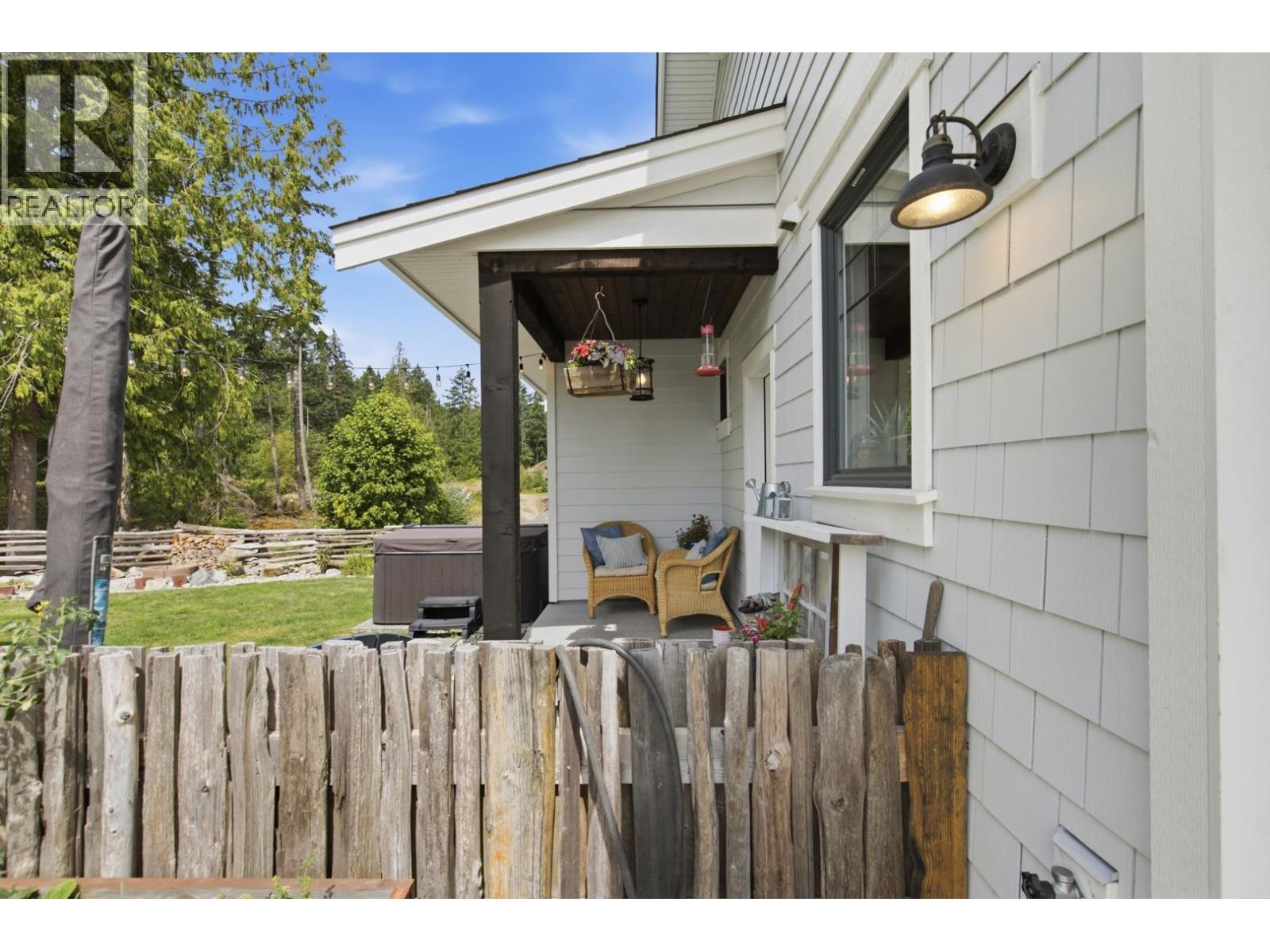 9336 Jorgensen Place, Halfmoon Bay, British Columbia  V7Z 1B4 - Photo 25 - R3155526