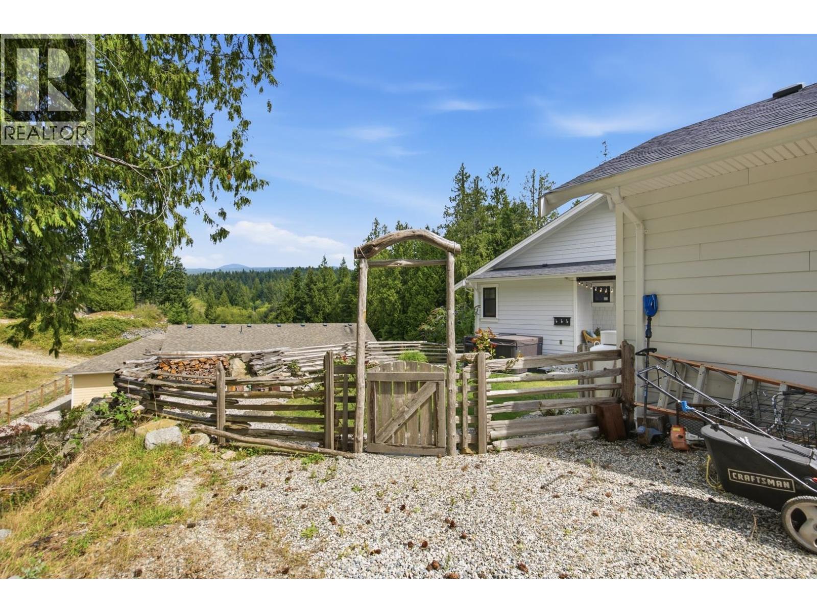 9336 Jorgensen Place, Halfmoon Bay, British Columbia  V7Z 1B4 - Photo 28 - R3155526