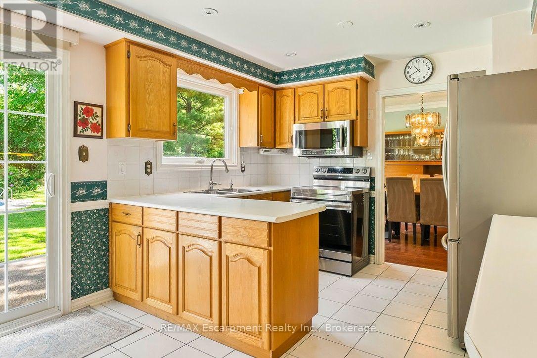 255 Spring Garden Road, Oakville, Ontario  L6L 5H5 - Photo 15 - W13249734