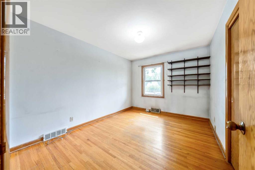 2720 32 Avenue SW, Calgary, Alberta  T3E 0W2 - Photo 12 - A2336001