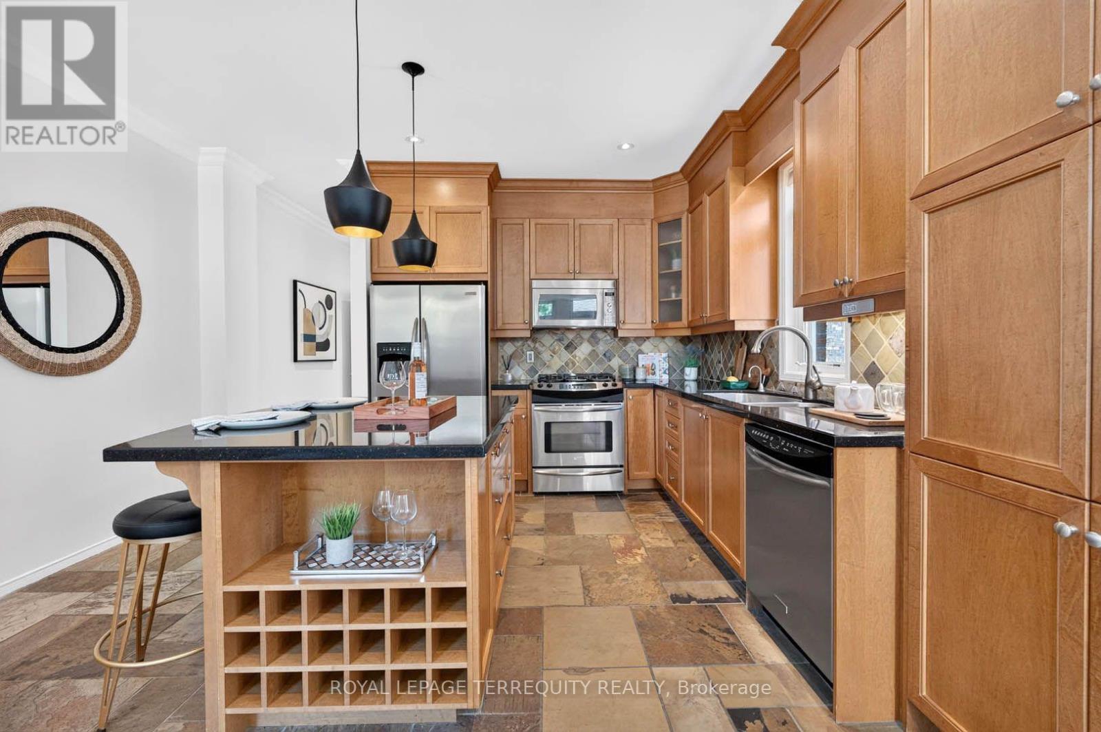 40 Whistle Post Street, Toronto, Ontario  M4E 3W8 - Photo 12 - E13672472