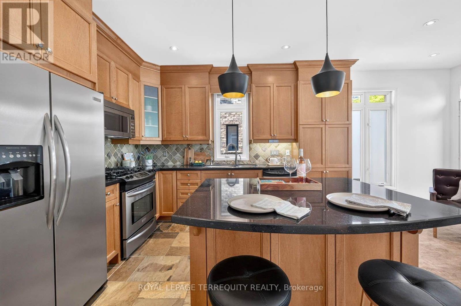 40 Whistle Post Street, Toronto, Ontario  M4E 3W8 - Photo 13 - E13672472