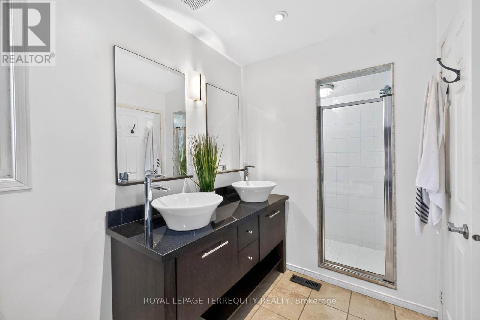 40 Whistle Post Street, Toronto, Ontario  M4E 3W8 - Photo 33 - E13672472