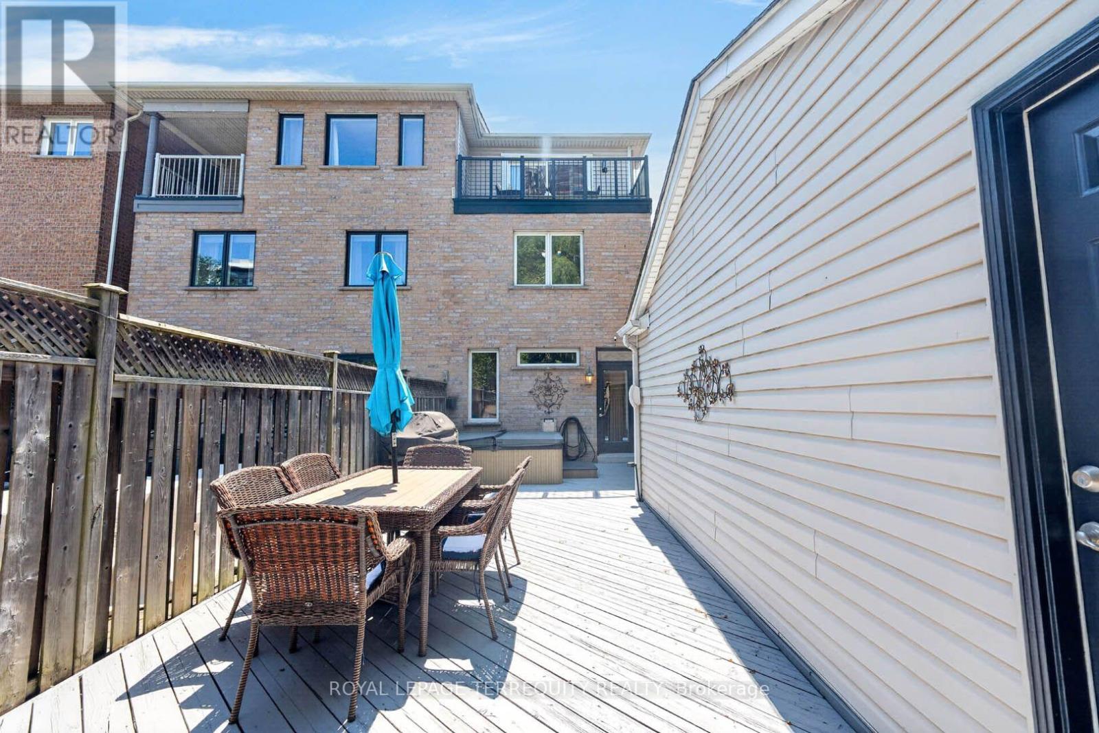 40 Whistle Post Street, Toronto, Ontario  M4E 3W8 - Photo 41 - E13672472