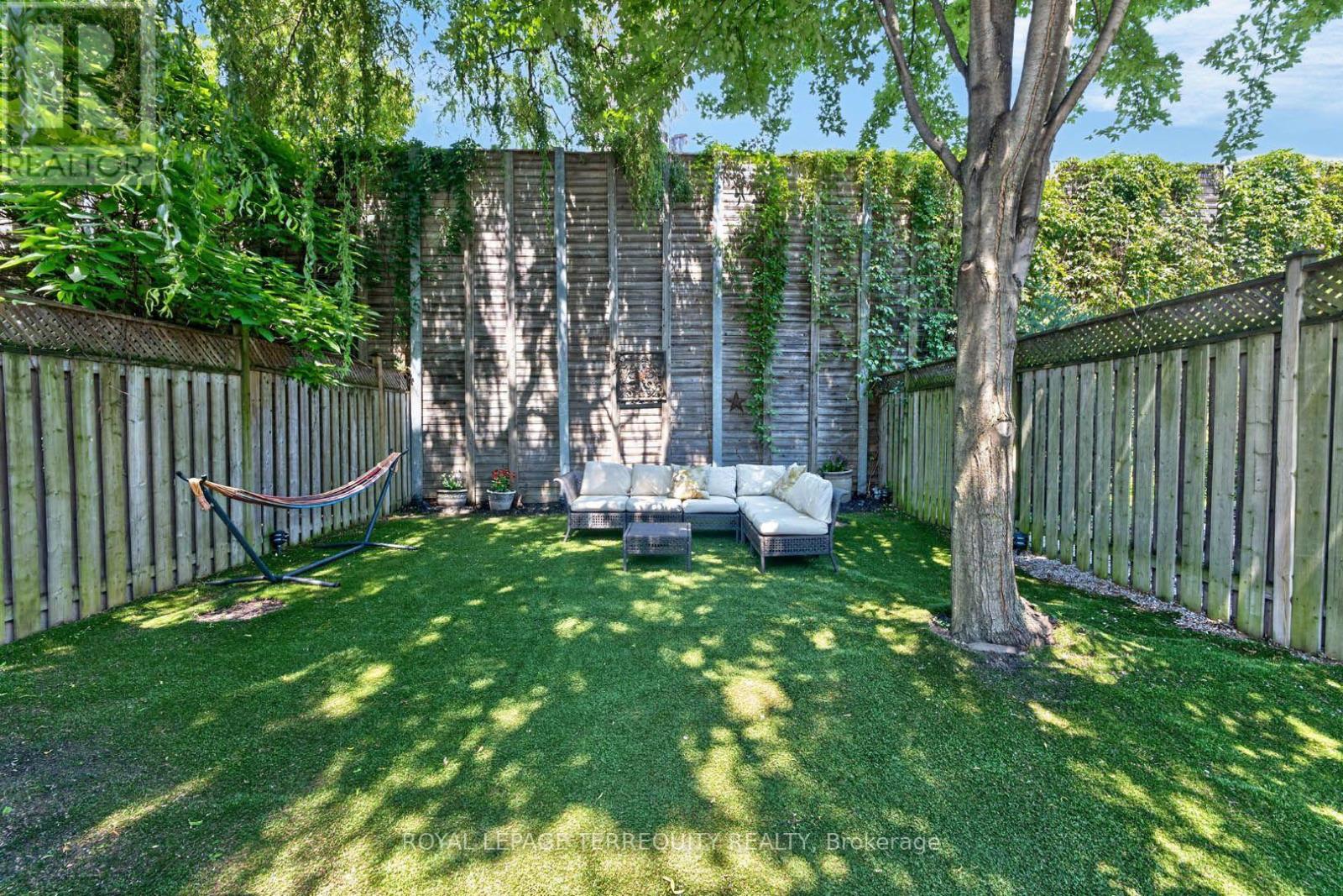 40 Whistle Post Street, Toronto, Ontario  M4E 3W8 - Photo 42 - E13672472