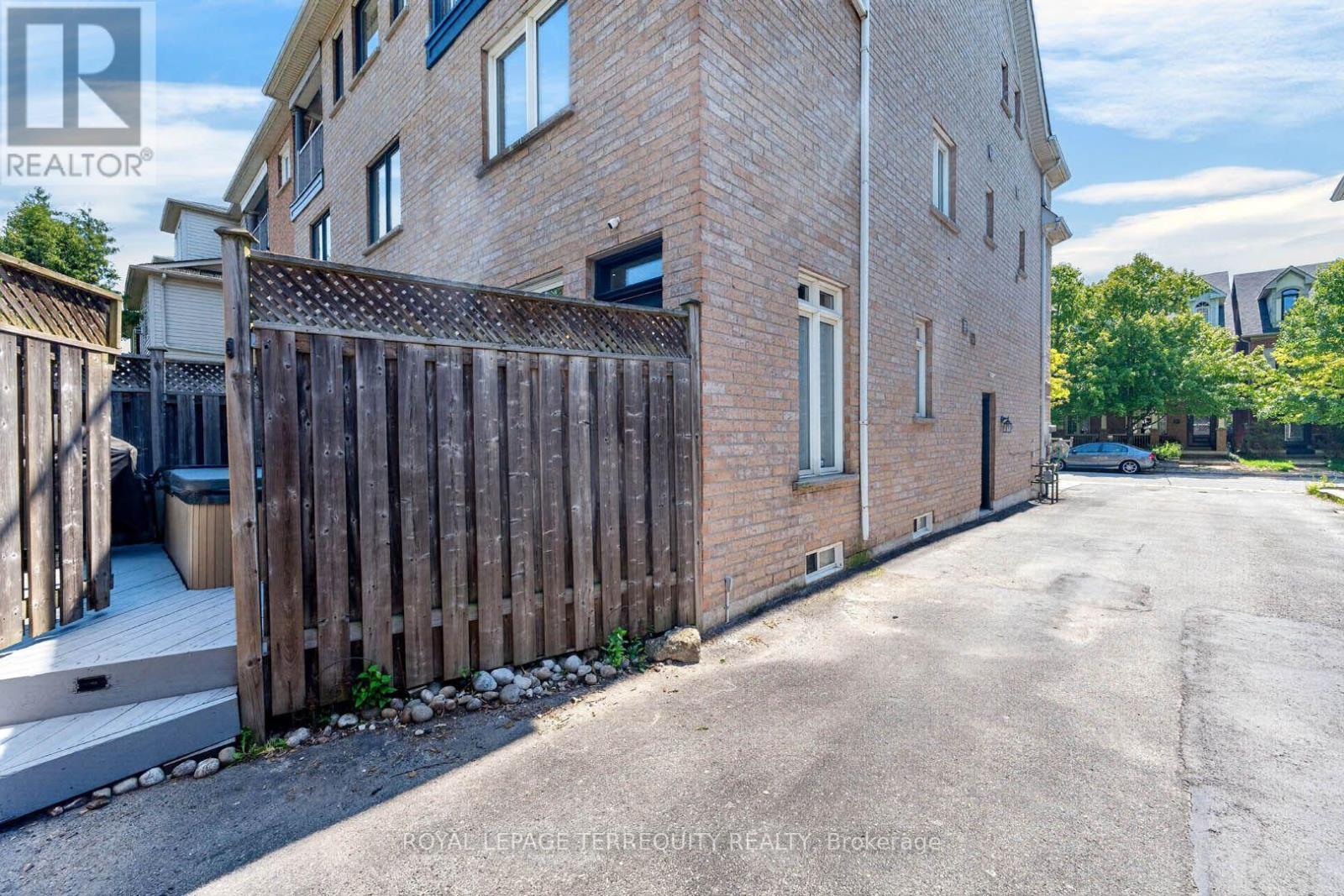 40 Whistle Post Street, Toronto, Ontario  M4E 3W8 - Photo 46 - E13672472