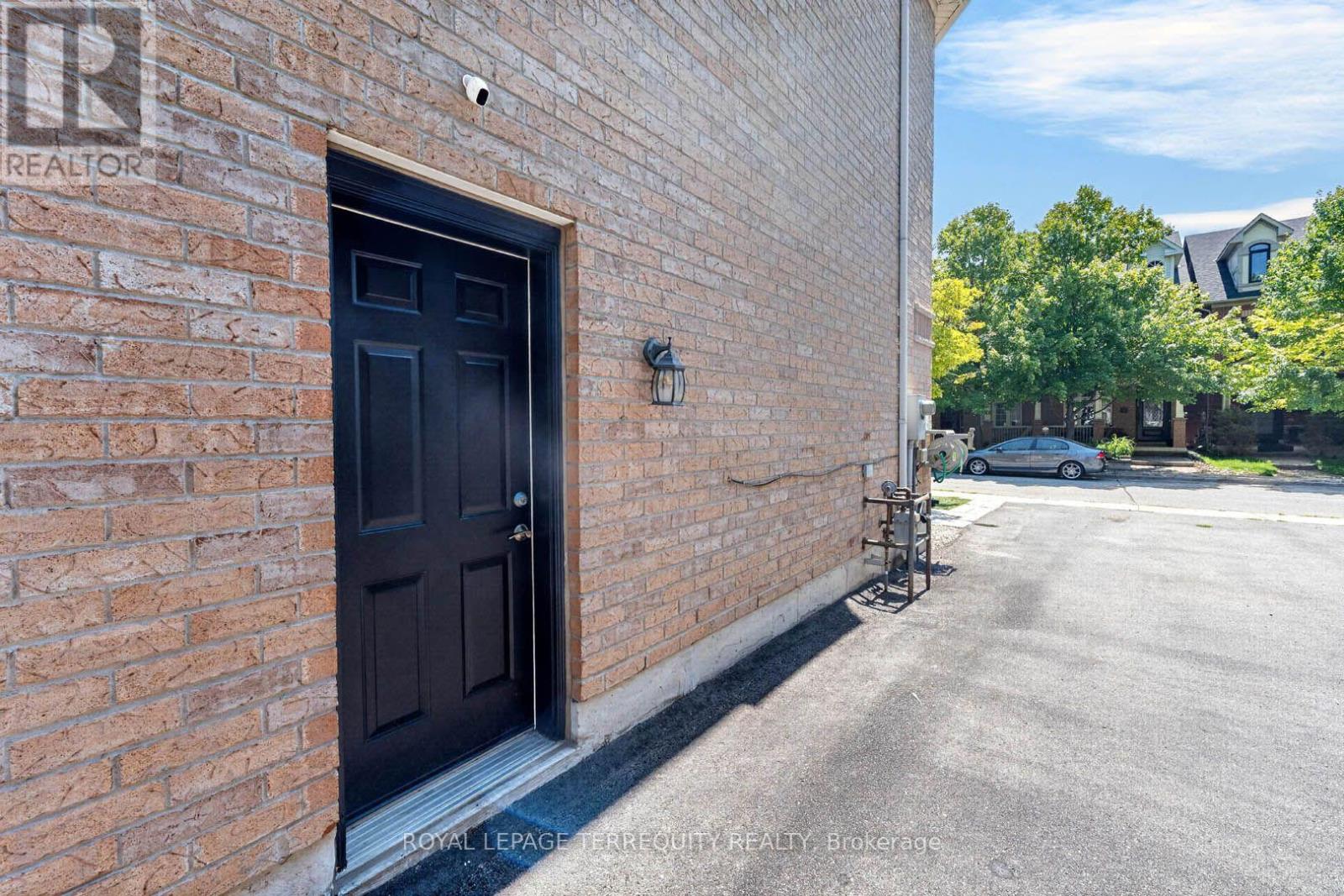 40 Whistle Post Street, Toronto, Ontario  M4E 3W8 - Photo 47 - E13672472