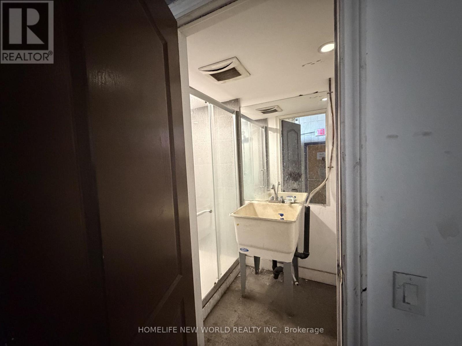 South Warehouse - 41 Metropolitan Road, Toronto, Ontario M1R 2T5 - Photo 33 - E13672522