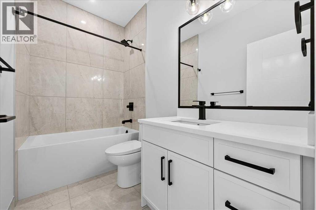 560 Livingston Way NE, Calgary, Alberta  T3P 1R7 - Photo 32 - A2336809