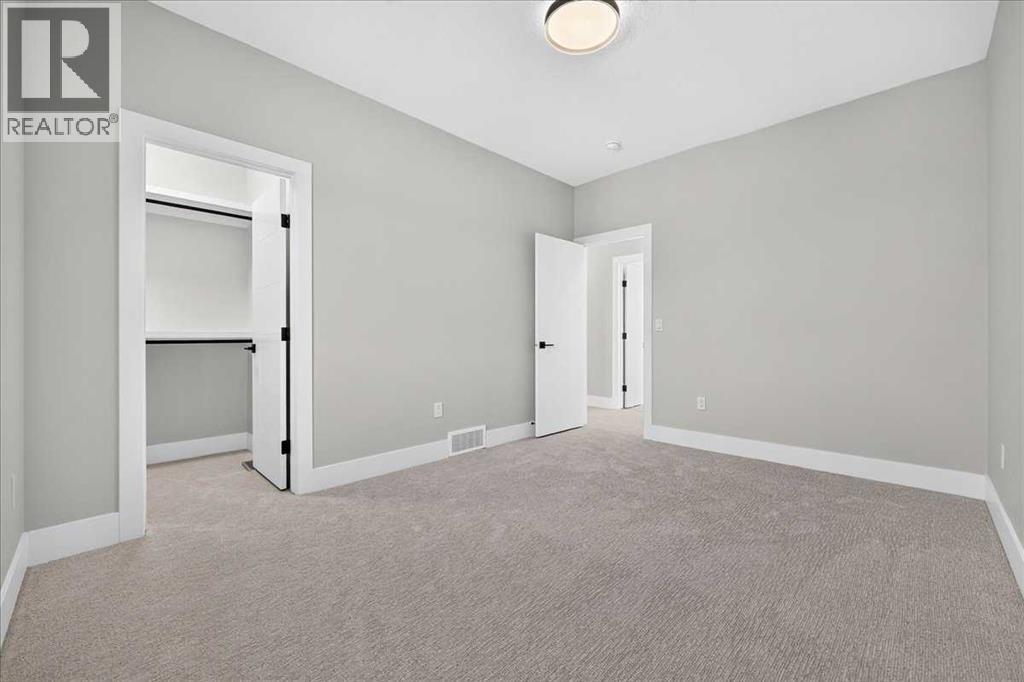 560 Livingston Way NE, Calgary, Alberta  T3P 1R7 - Photo 37 - A2336809