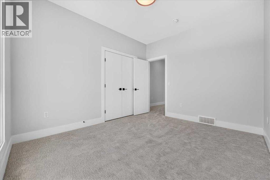 560 Livingston Way NE, Calgary, Alberta  T3P 1R7 - Photo 31 - A2336809