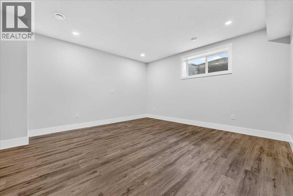 560 Livingston Way NE, Calgary, Alberta  T3P 1R7 - Photo 41 - A2336809
