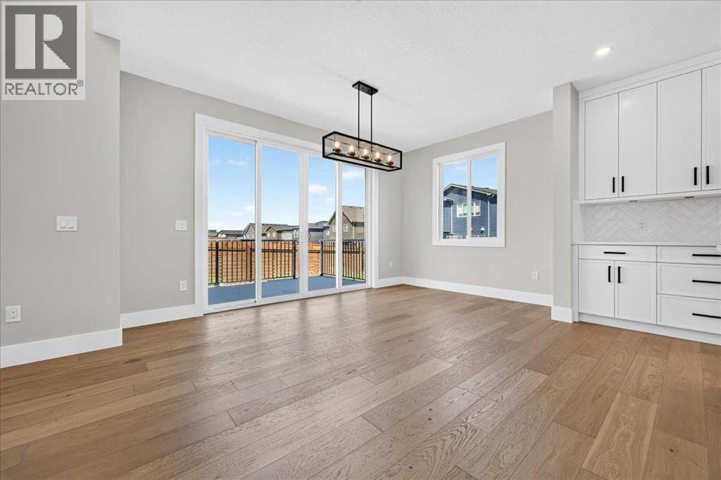 560 Livingston Way NE, Calgary, Alberta  T3P 1R7 - Photo 11 - A2336809