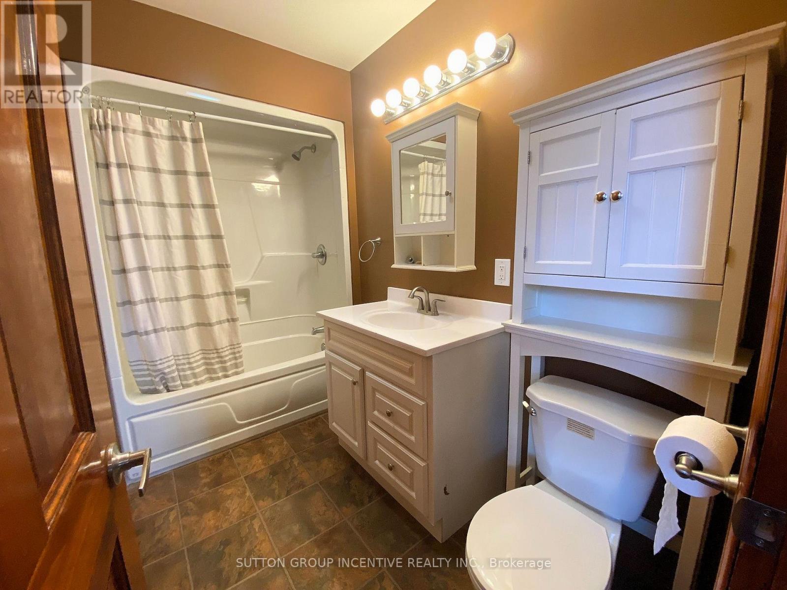 3917 5th Side Road, Bradford West Gwillimbury, Ontario  L3Z 2A5 - Photo 9 - N13672510