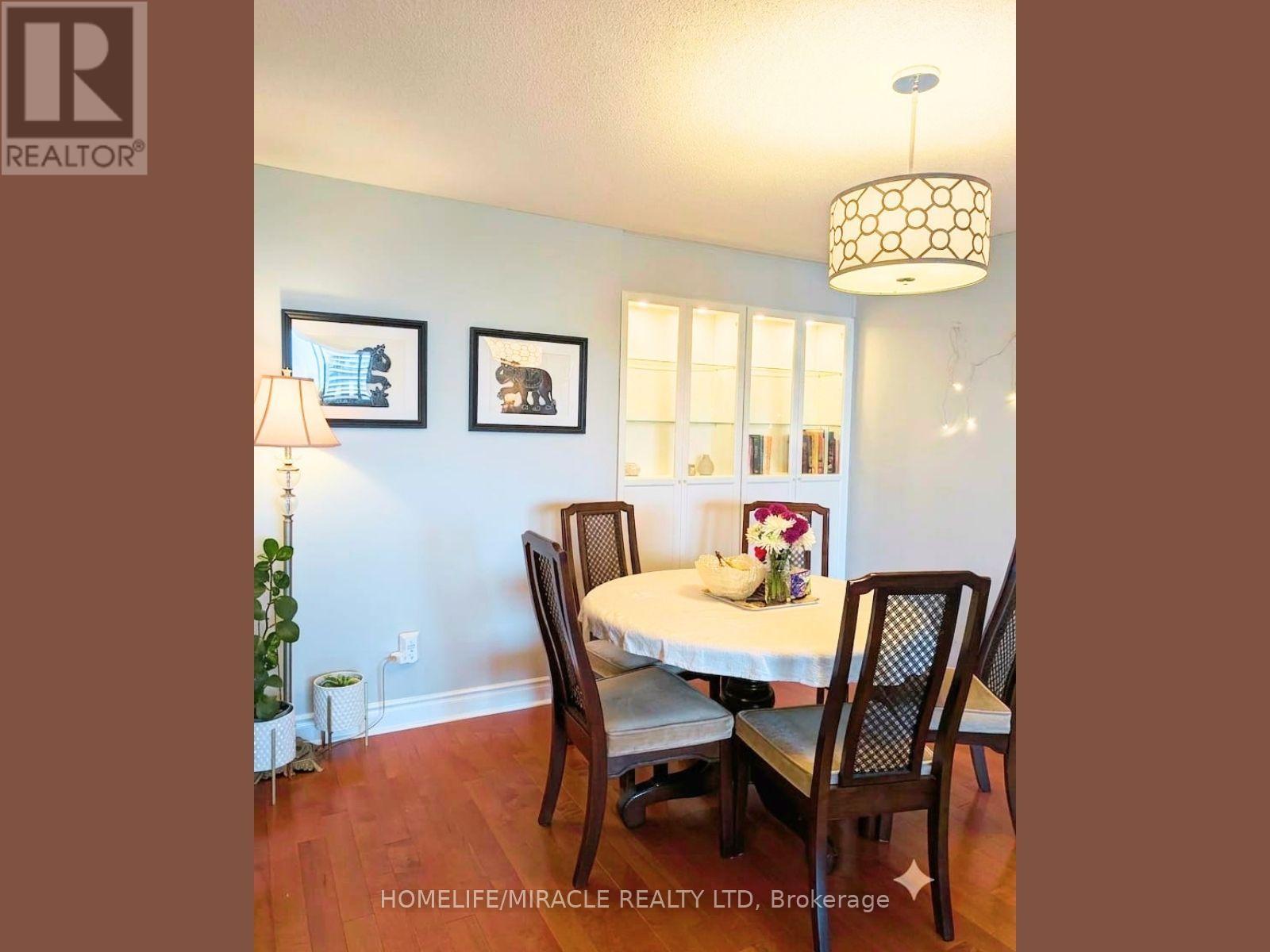 906 - 1 Royal Orchard Boulevard, Markham (Royal Orchard), Ontario  L3T 3C2 - Photo 2 - N13672516
