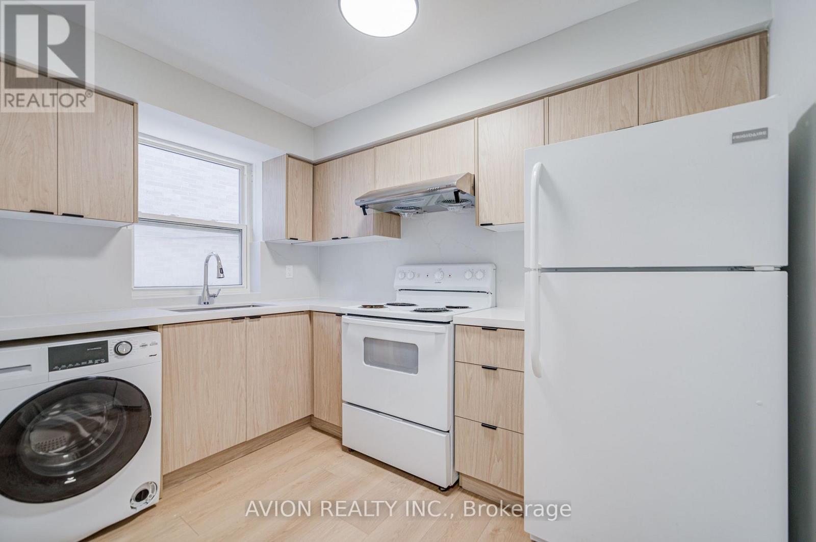 Unit 4 - 882 Broadview Avenue, Toronto, Ontario M4K 2R1 - Photo 11 - E13647462