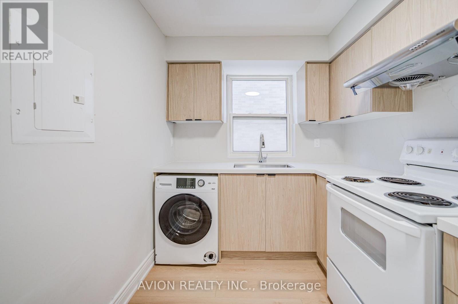 Unit 4 - 882 Broadview Avenue, Toronto, Ontario M4K 2R1 - Photo 12 - E13647462