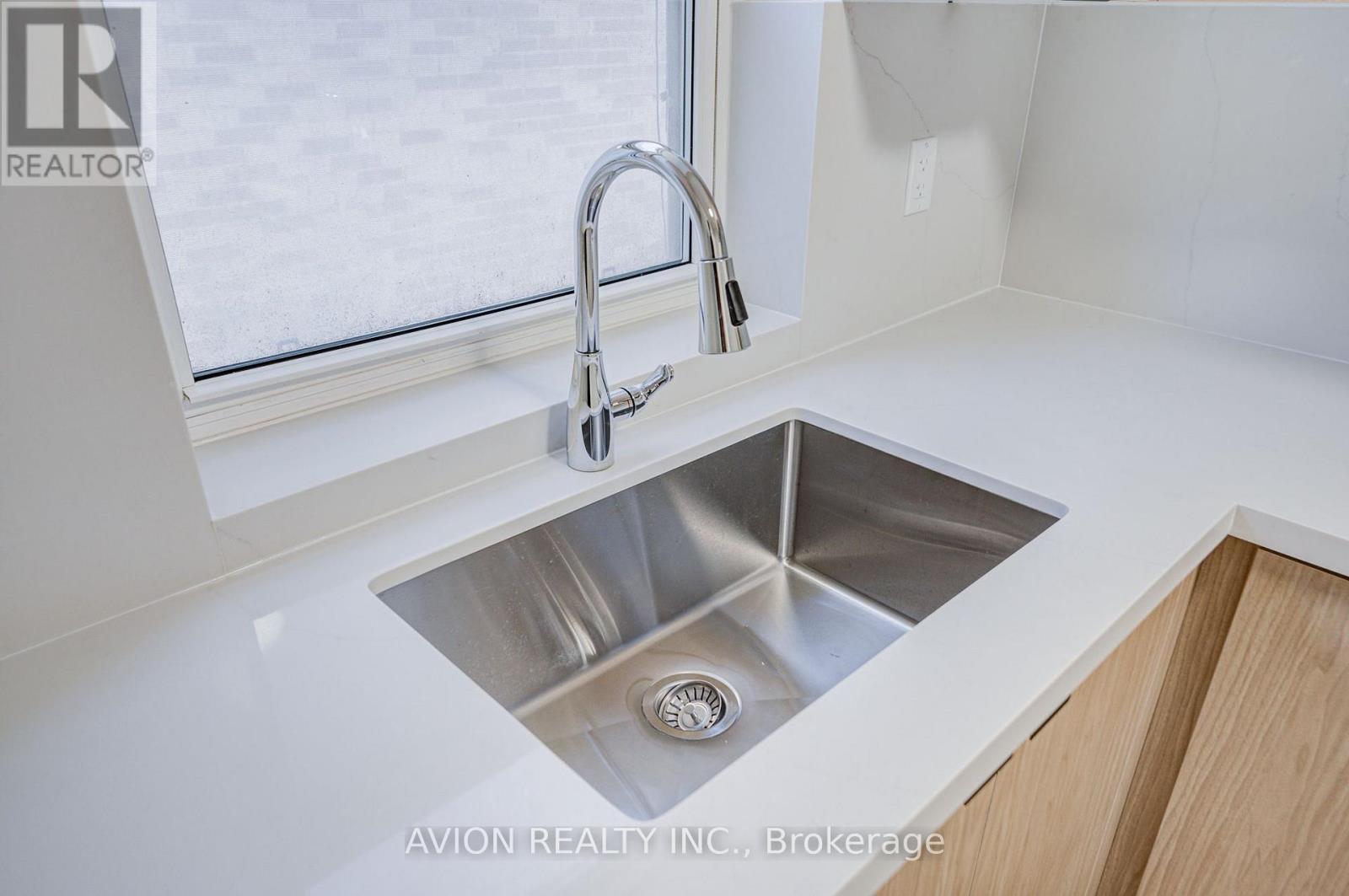 Unit 4 - 882 Broadview Avenue, Toronto, Ontario M4K 2R1 - Photo 15 - E13647462