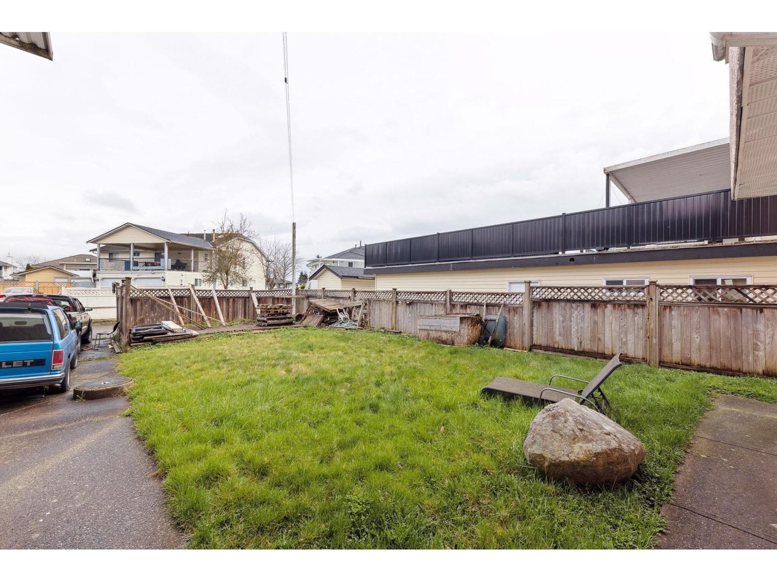 8874 132 Street, Surrey, British Columbia  V3V 5P2 - Photo 2 - R3155561