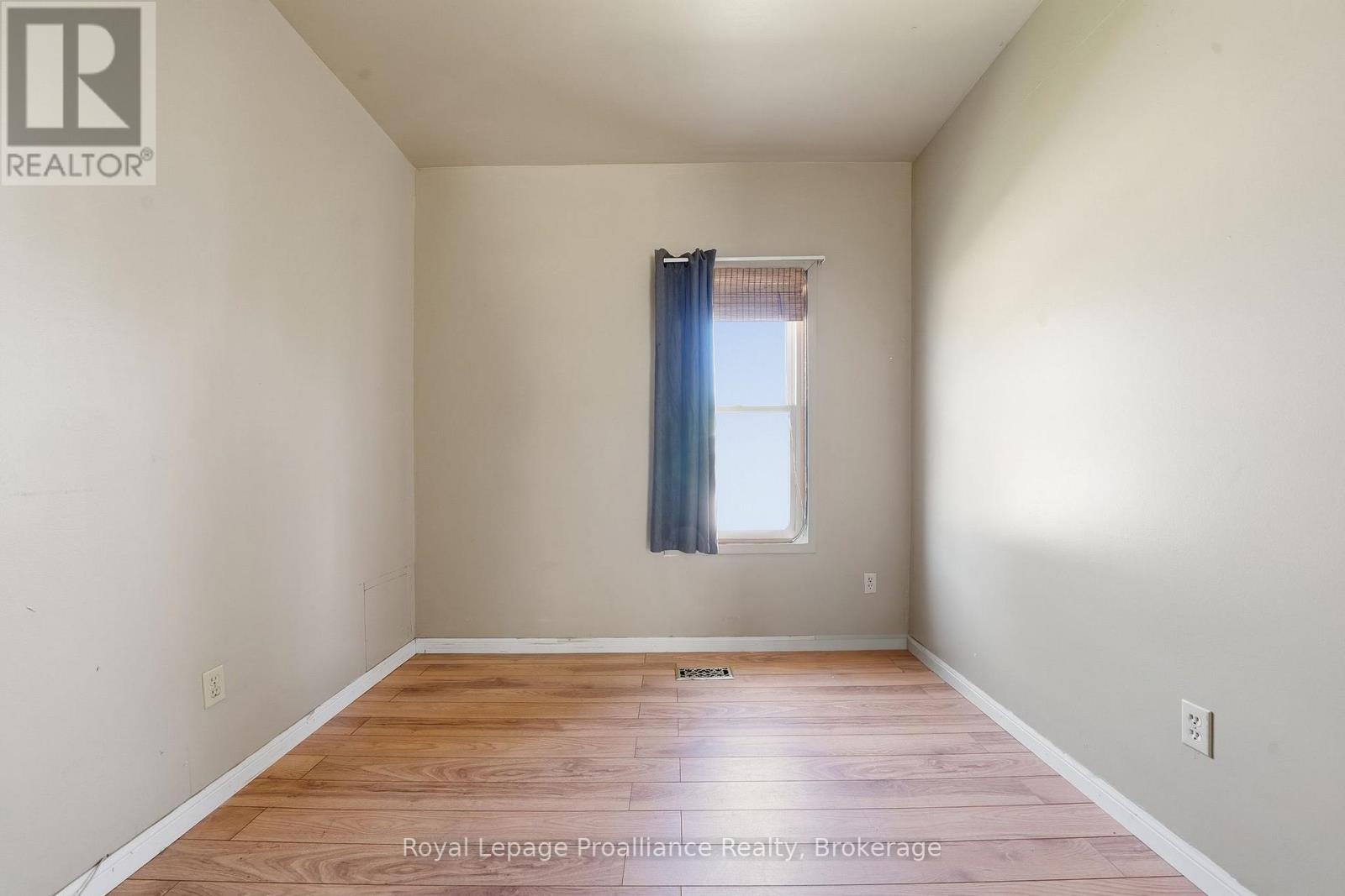 252 Sidney Street, Quinte West, Ontario  K8V 2T4 - Photo 11 - X13672530