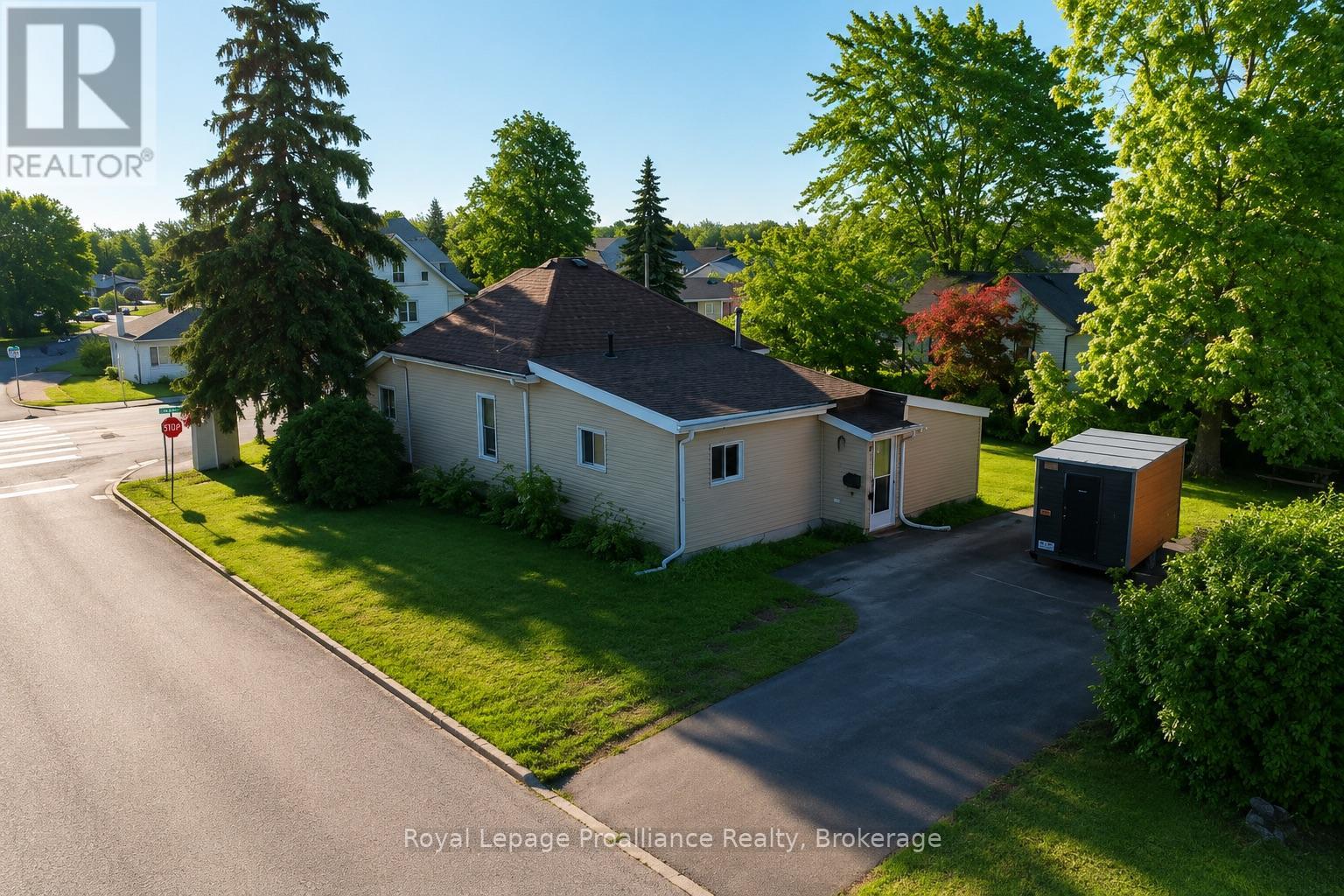 252 Sidney Street, Quinte West, Ontario  K8V 2T4 - Photo 21 - X13672530