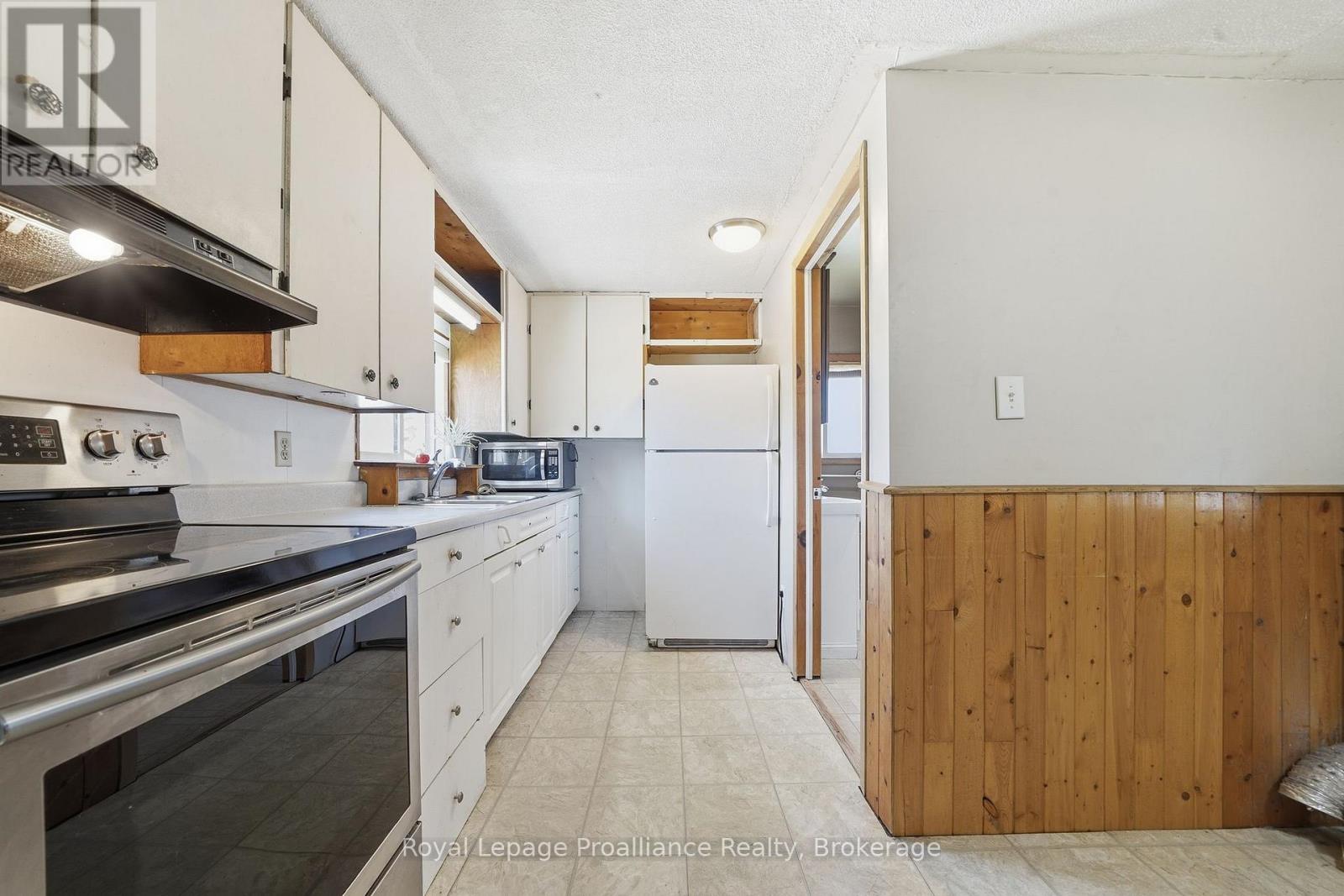 252 Sidney Street, Quinte West, Ontario  K8V 2T4 - Photo 6 - X13672530
