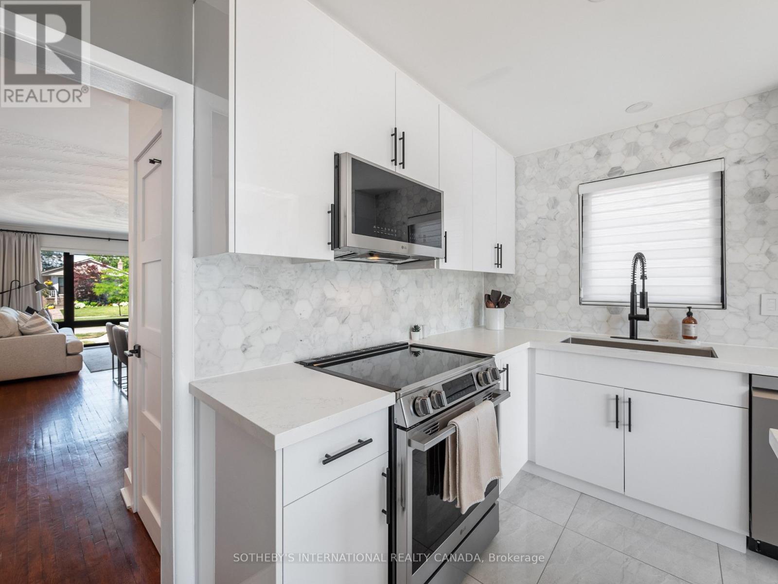 17 Sigmont Road, Toronto, Ontario  M9C 4K6 - Photo 11 - W13672468
