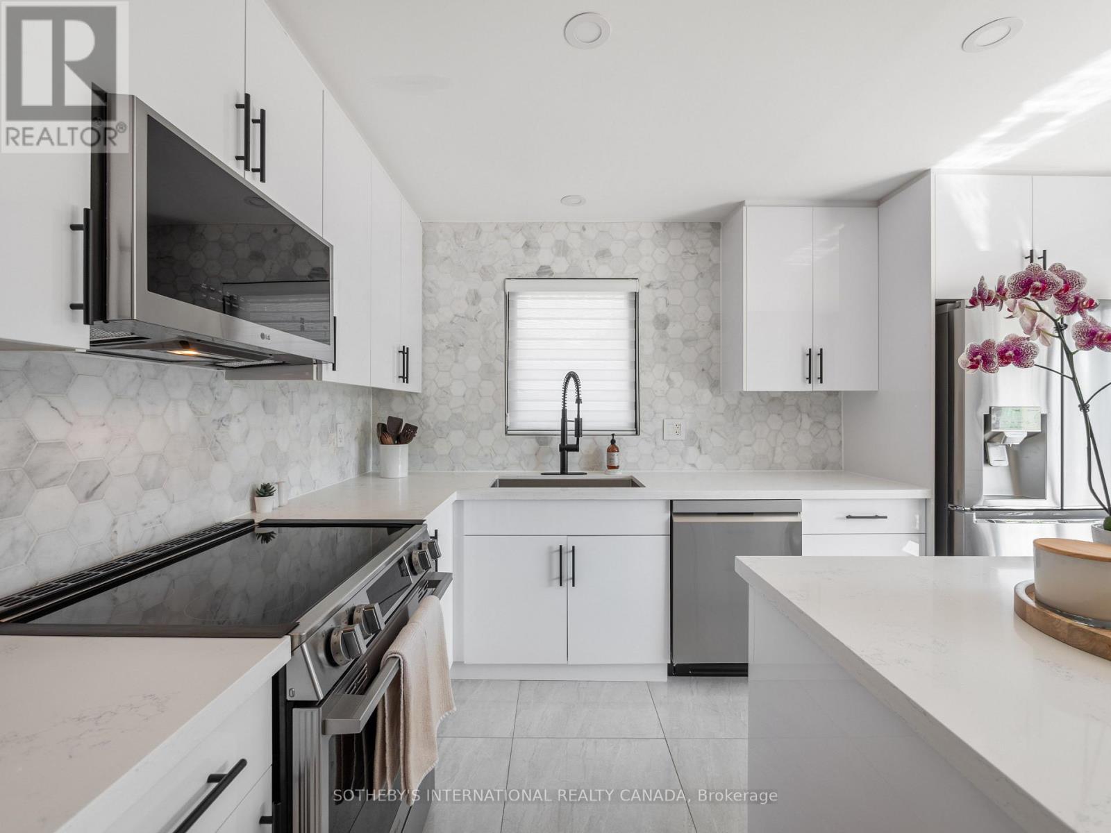 17 Sigmont Road, Toronto, Ontario  M9C 4K6 - Photo 12 - W13672468